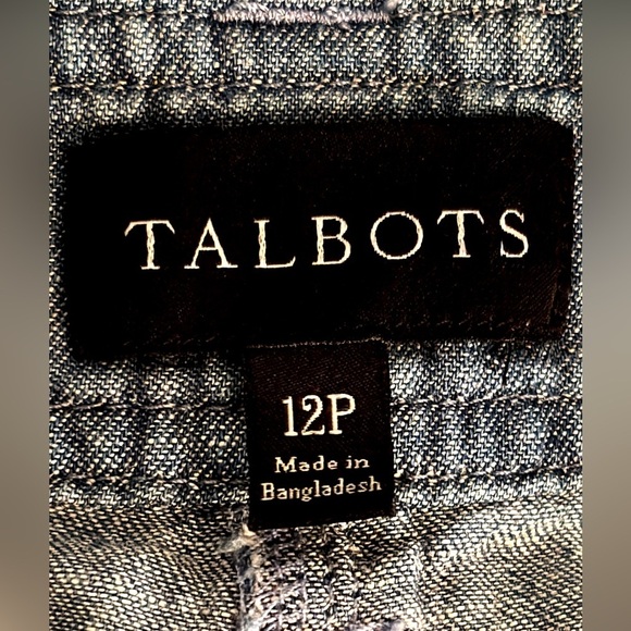 Talbots Shorts Women's Linen Blend Shorts in 
Chambray Women’s Size 12P - Picture 4 of 7